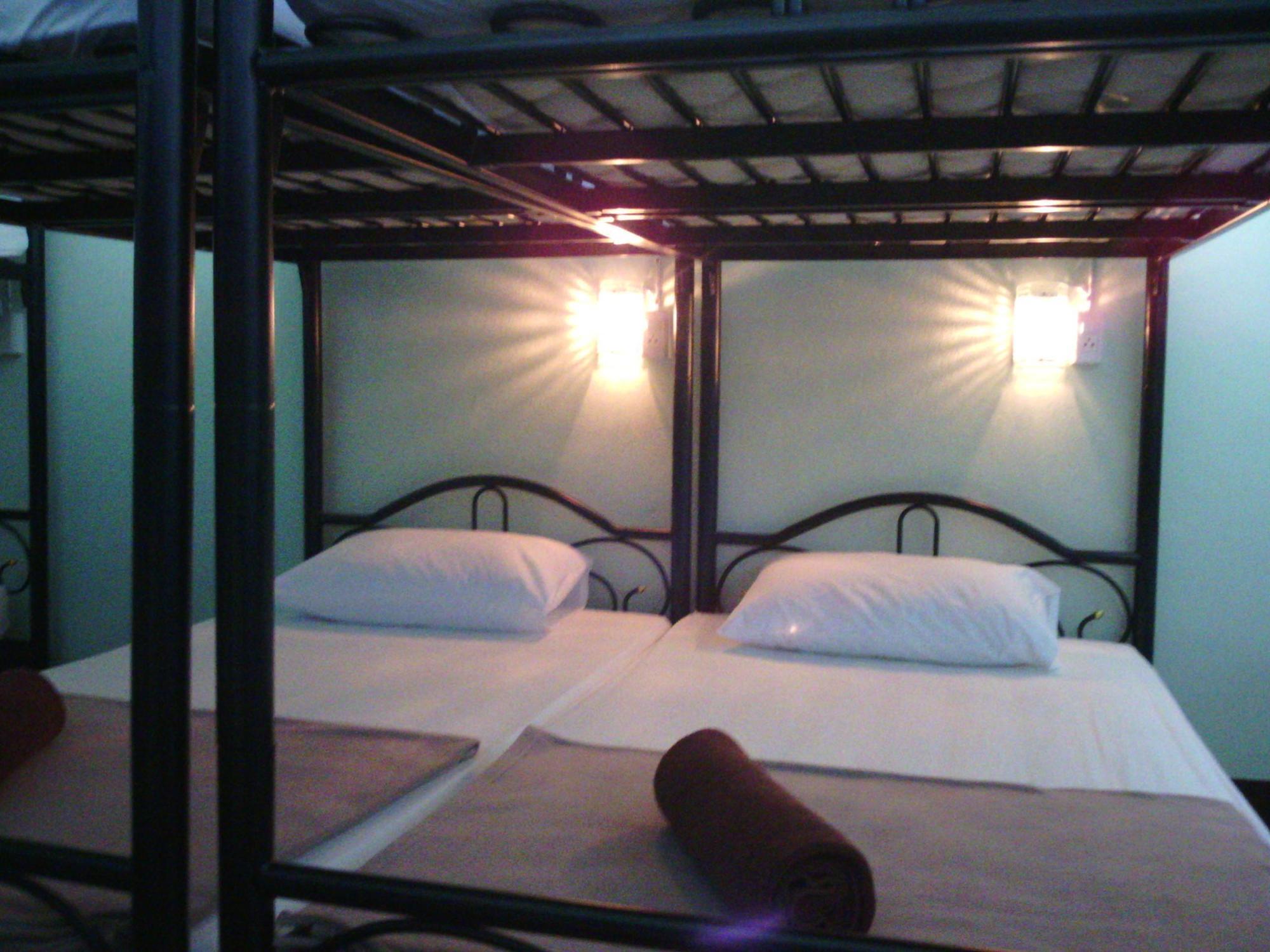 Baan Mook Anda Hostel Koh Lanta Luaran gambar