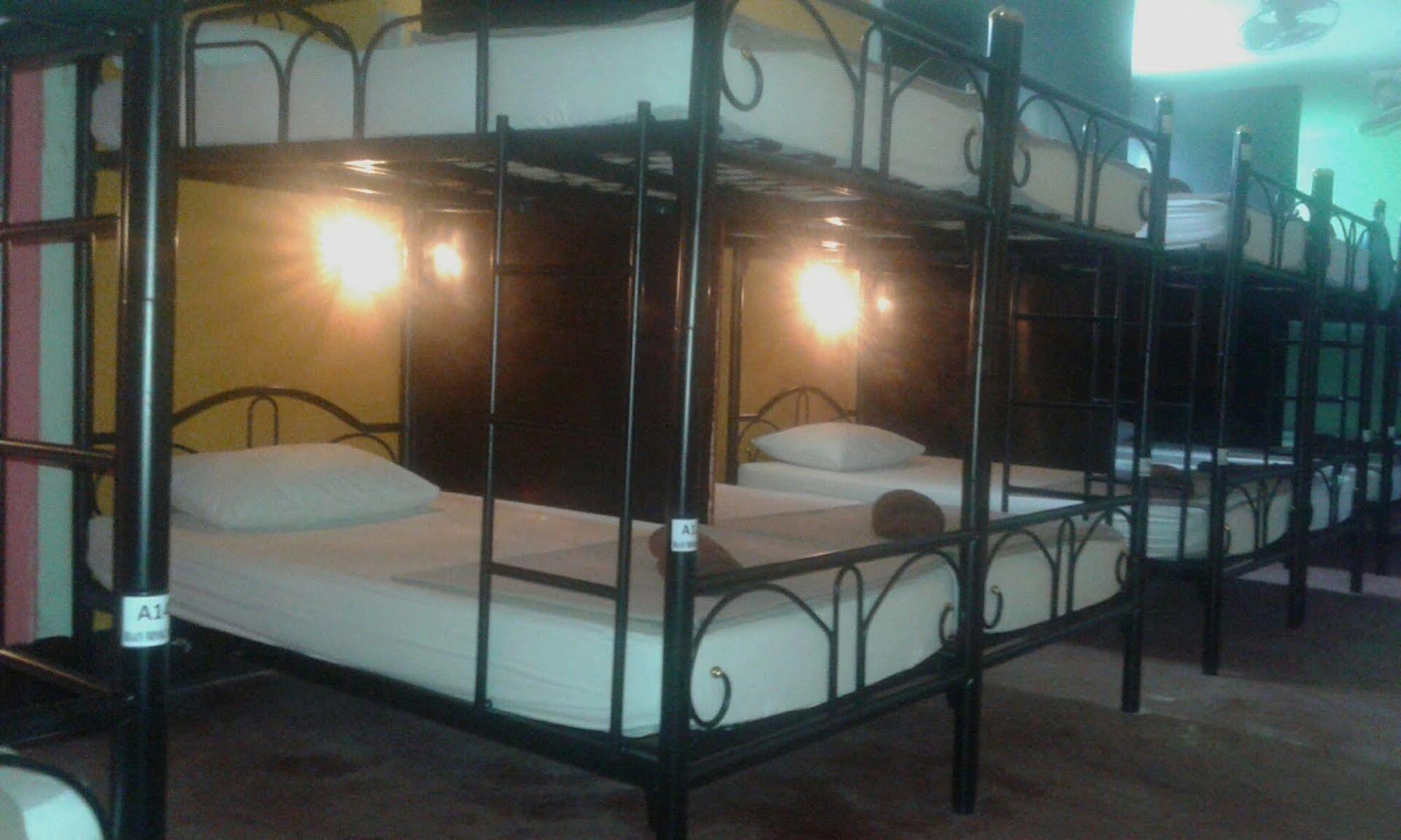 Baan Mook Anda Hostel Koh Lanta Luaran gambar